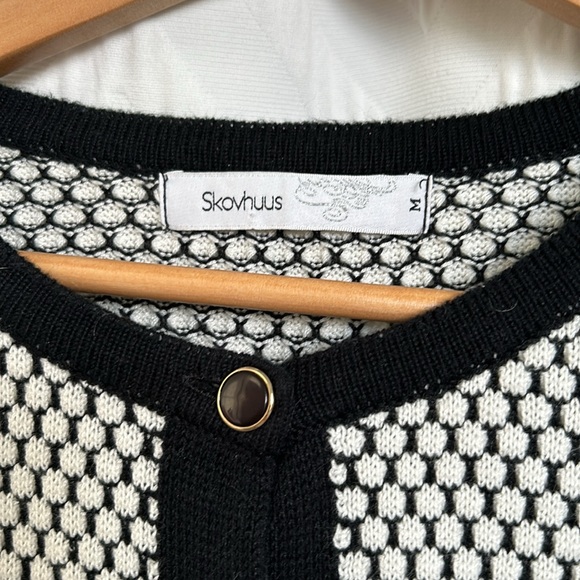 Skovhus white and black cardigan coat with black and goal buttons. - Picture 2 of 7